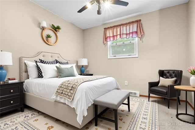 111 Knoll Dr, Penn Hills, PA 15147