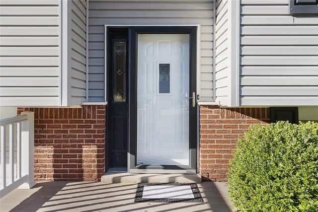 111 Knoll Dr, Penn Hills, PA 15147