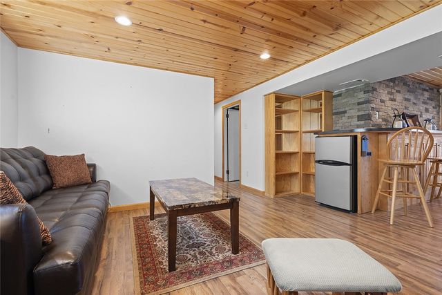 111 Knoll Dr, Penn Hills, PA 15147