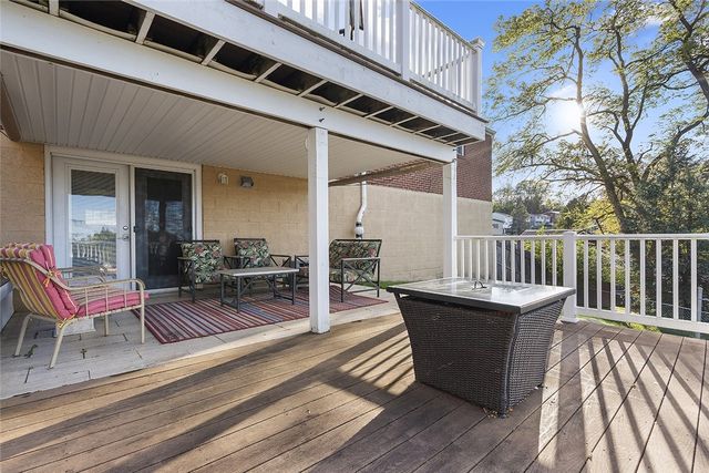 111 Knoll Dr, Penn Hills, PA 15147