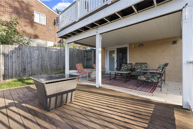 111 Knoll Dr, Penn Hills, PA 15147