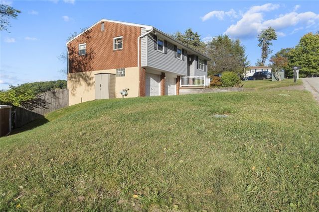 111 Knoll Dr, Penn Hills, PA 15147