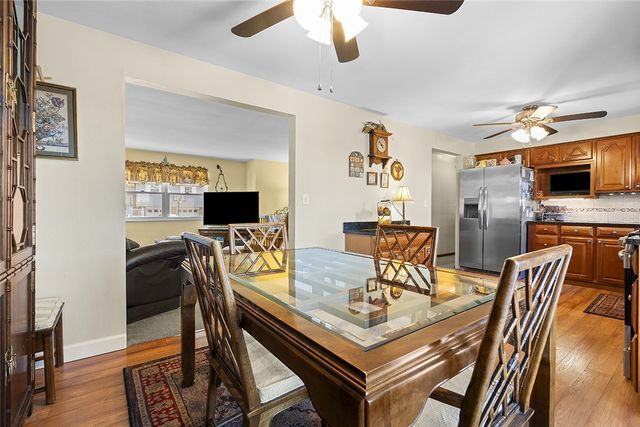 111 Knoll Dr, Penn Hills, PA 15147