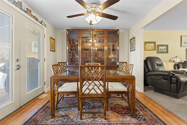 111 Knoll Dr, Penn Hills, PA 15147