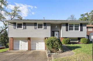 111 Knoll Dr, Penn Hills, PA 15147