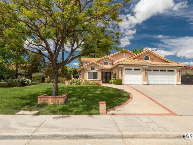 677 Garwood Court, Riverside, CA 92506