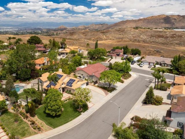 677 Garwood Court, Riverside, CA 92506