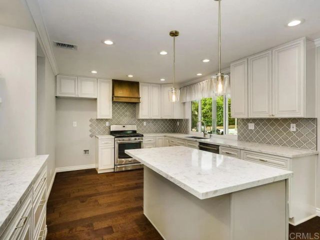 677 Garwood Court, Riverside, CA 92506