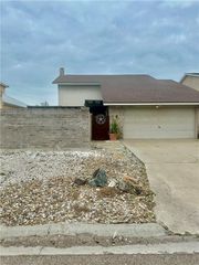 13514 Peseta Ct, Corpus Christi, TX 78418