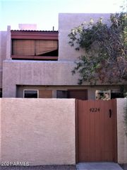 4224 W CALAVAR Road, Phoenix, AZ 85053
