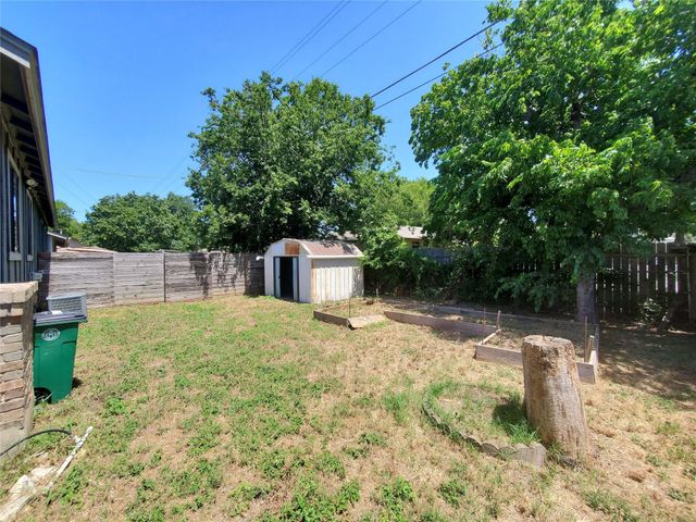 2400 Berkett DR A, Austin, TX 78745