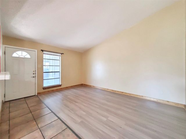 2400 Berkett DR A, Austin, TX 78745