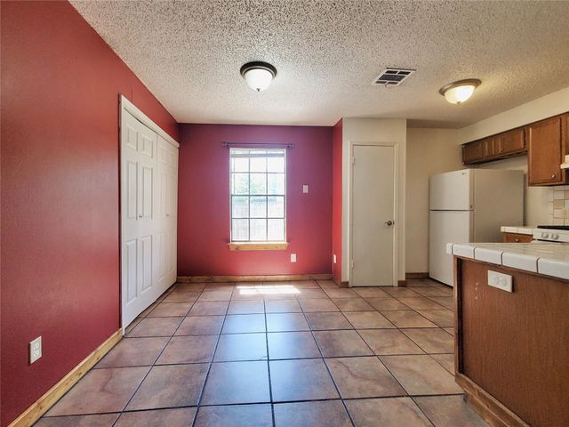 2400 Berkett DR A, Austin, TX 78745