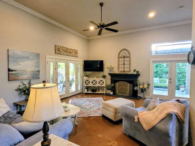 2827 E Shea, Fresno, CA 93720