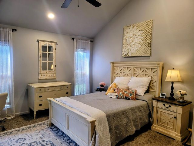 2827 E Shea, Fresno, CA 93720