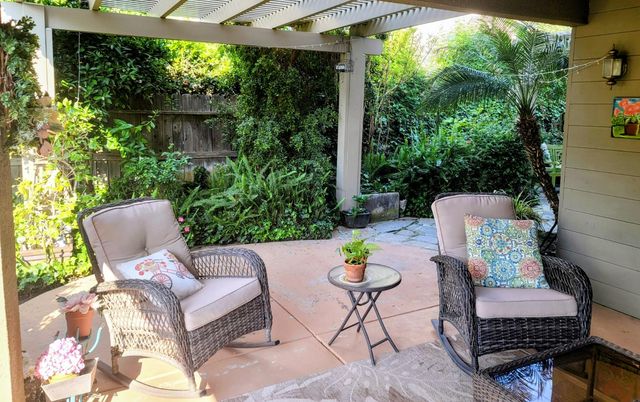 2827 E Shea, Fresno, CA 93720