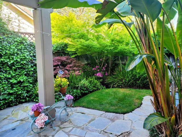 2827 E Shea, Fresno, CA 93720