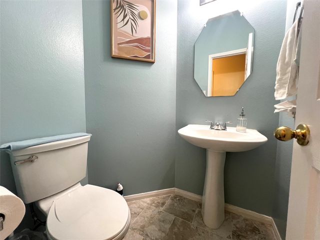 8210 Solara Bend, Houston, TX 77083