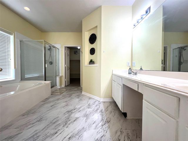 8210 Solara Bend, Houston, TX 77083