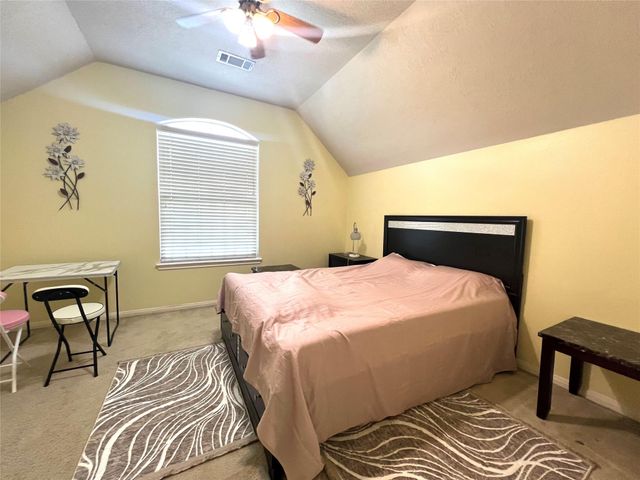 8210 Solara Bend, Houston, TX 77083