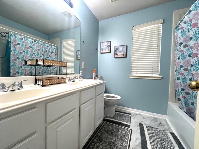 8210 Solara Bend, Houston, TX 77083