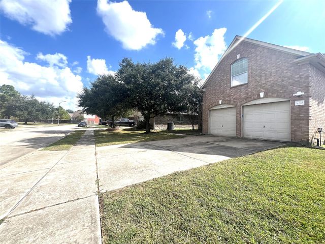 8210 Solara Bend, Houston, TX 77083