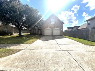8210 Solara Bend, Houston, TX 77083