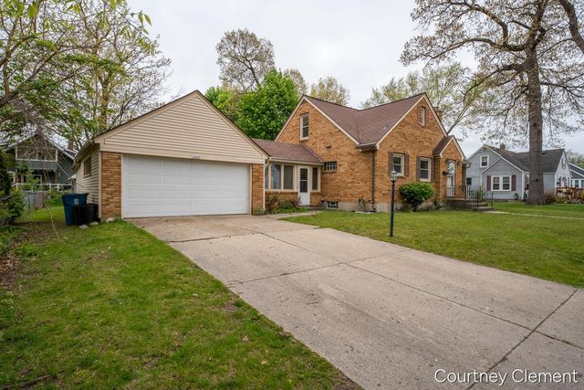 2565 Cherrywood Court SW, Wyoming, MI 49519
