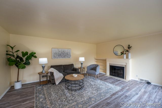 2565 Cherrywood Court SW, Wyoming, MI 49519