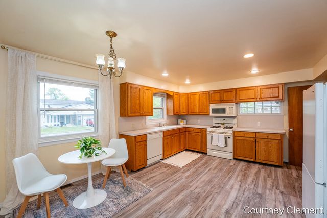 2565 Cherrywood Court SW, Wyoming, MI 49519