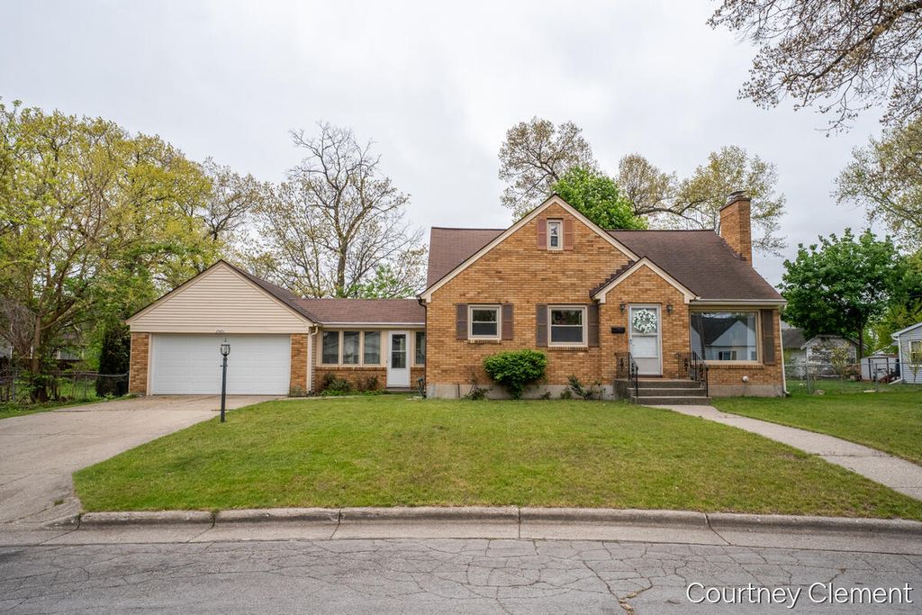 2565 Cherrywood Court SW, Wyoming, MI 49519