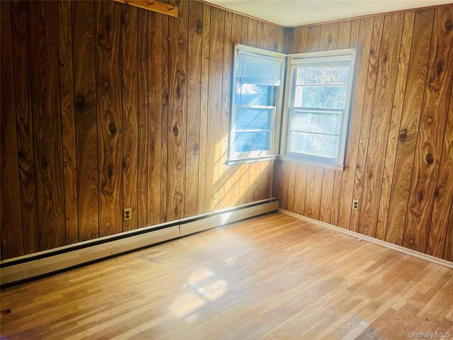 2449 S Seamans Neck Road, Seaford, NY 11783