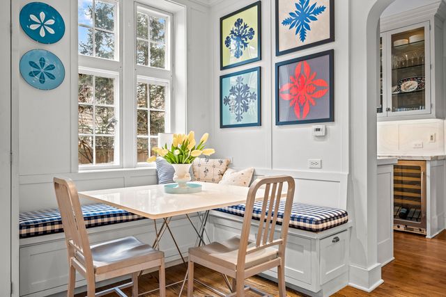 331 E Witchwood Lane, Lake Bluff, IL 60044