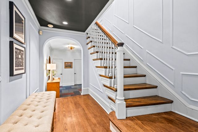 331 E Witchwood Lane, Lake Bluff, IL 60044