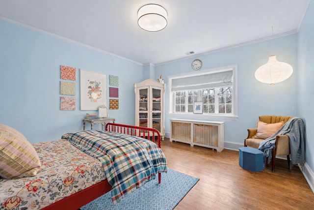 331 E Witchwood Lane, Lake Bluff, IL 60044