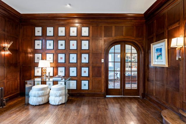 331 E Witchwood Lane, Lake Bluff, IL 60044