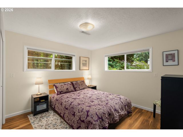 10525 Sw 42ND Ave, Portland, OR 97219