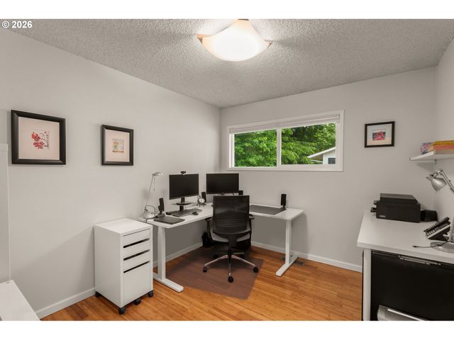 10525 Sw 42ND Ave, Portland, OR 97219