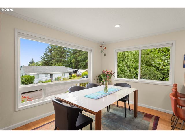 10525 Sw 42ND Ave, Portland, OR 97219