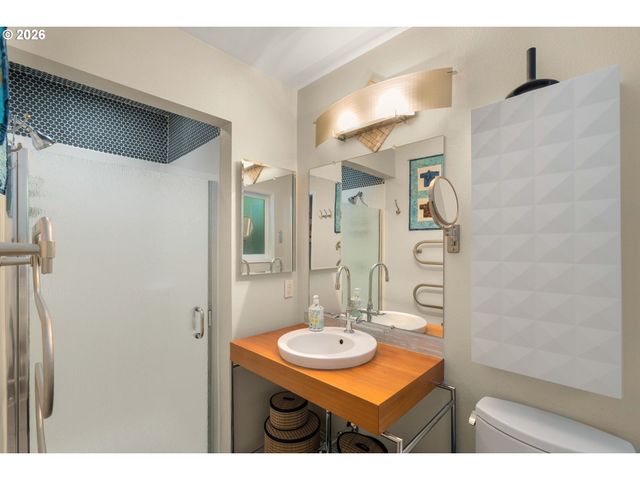 10525 Sw 42ND Ave, Portland, OR 97219