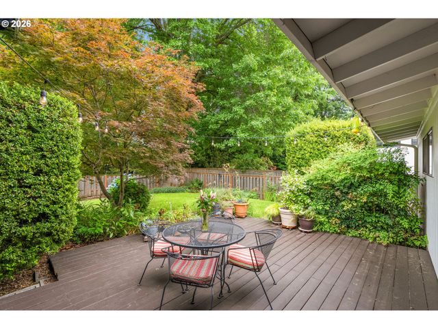 10525 Sw 42ND Ave, Portland, OR 97219