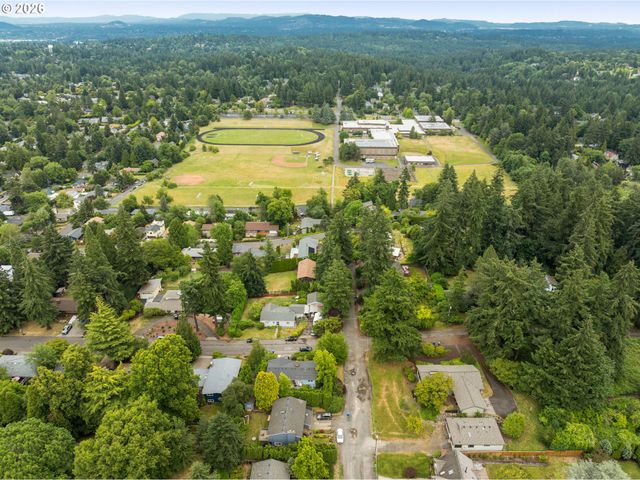 10525 Sw 42ND Ave, Portland, OR 97219