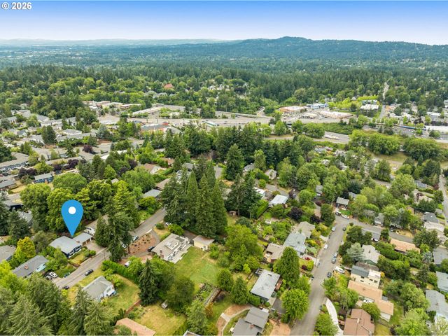 10525 Sw 42ND Ave, Portland, OR 97219