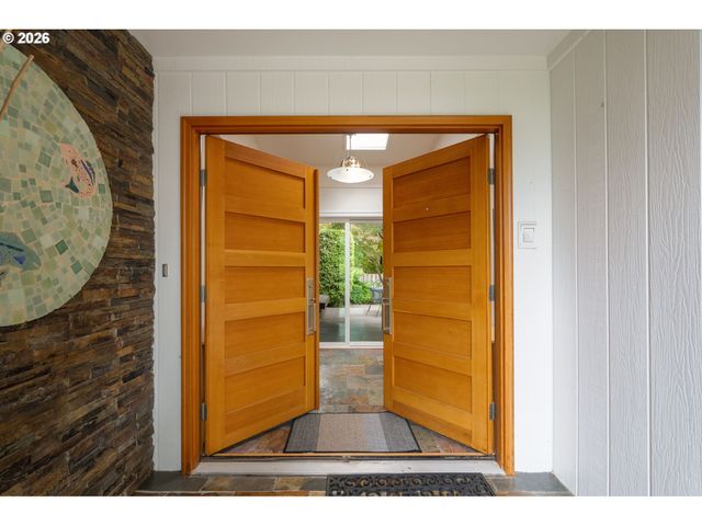 10525 Sw 42ND Ave, Portland, OR 97219
