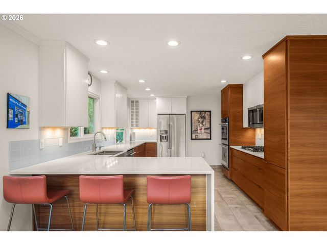 10525 Sw 42ND Ave, Portland, OR 97219