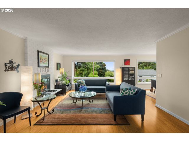 10525 Sw 42ND Ave, Portland, OR 97219