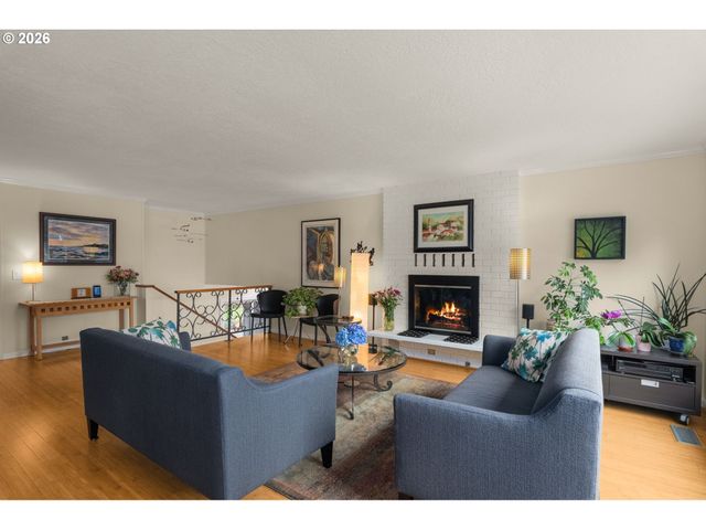 10525 Sw 42ND Ave, Portland, OR 97219