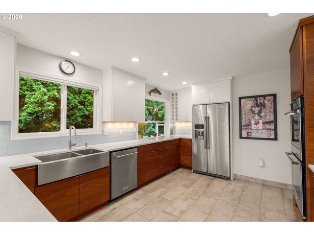10525 Sw 42ND Ave, Portland, OR 97219