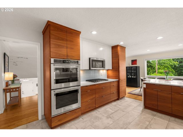 10525 Sw 42ND Ave, Portland, OR 97219