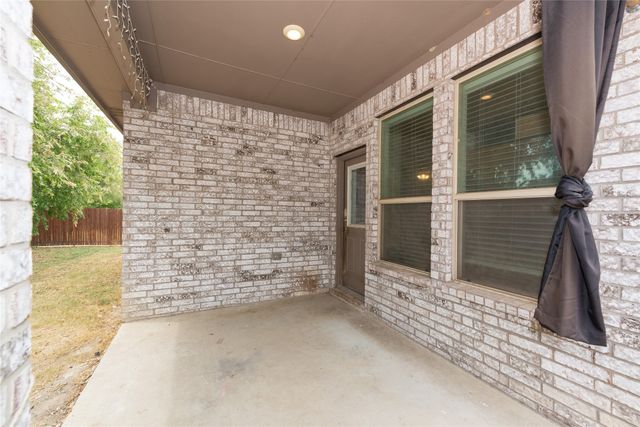517 Redding Drive, Saginaw, TX 76131